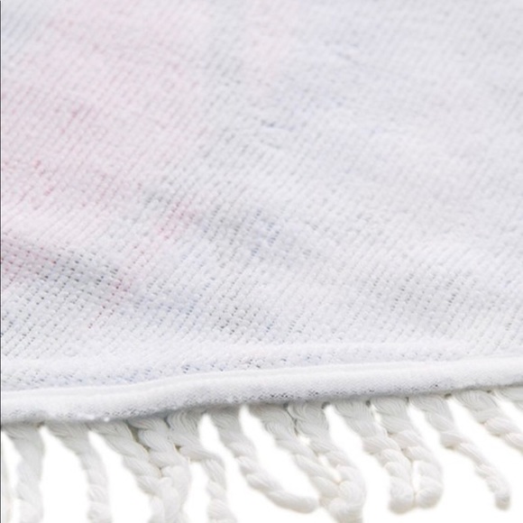 Beautiful Round Parrot Breach Towel/ Blanket. - Picture 2 of 2